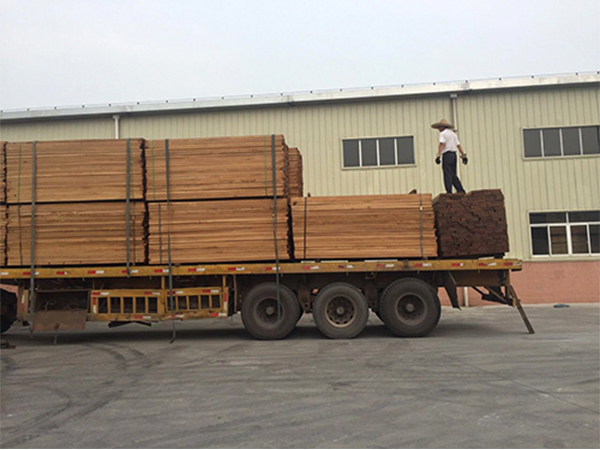 东莞厂区木材搬运装车